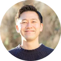 企業代表者顔写真