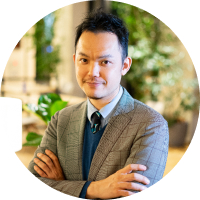 企業代表者顔写真