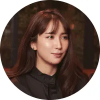 企業代表者顔写真